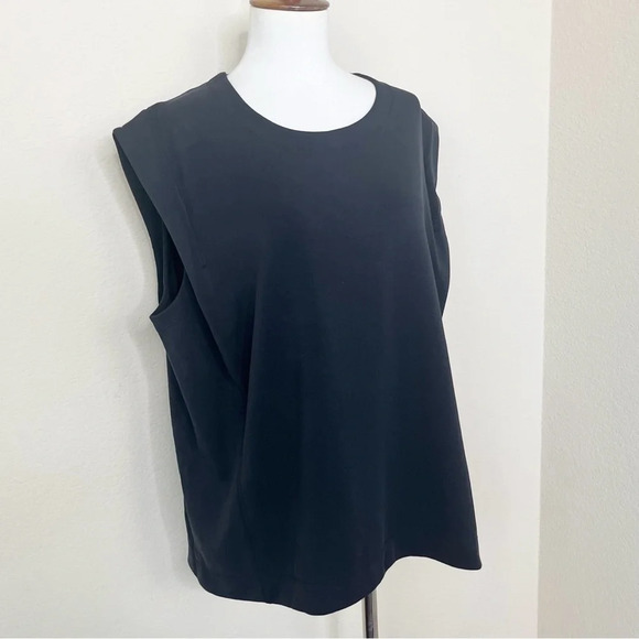 Athleta Seasoft Tank Top in Black‎ - Picture 6 of 15